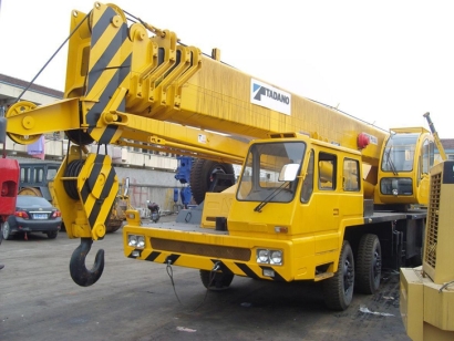 大型吊車可以進(jìn)口清關(guān)嗎？怎么搬運？