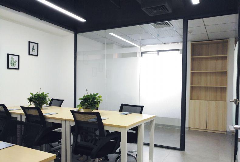 1545788924200470.jpg 報關(guān)行業(yè)